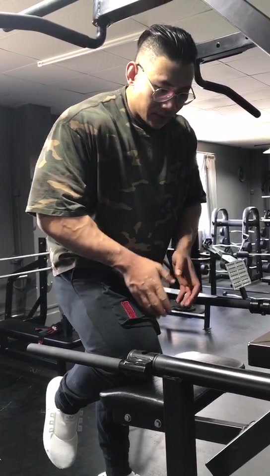 鹿晨辉胸部视频合集