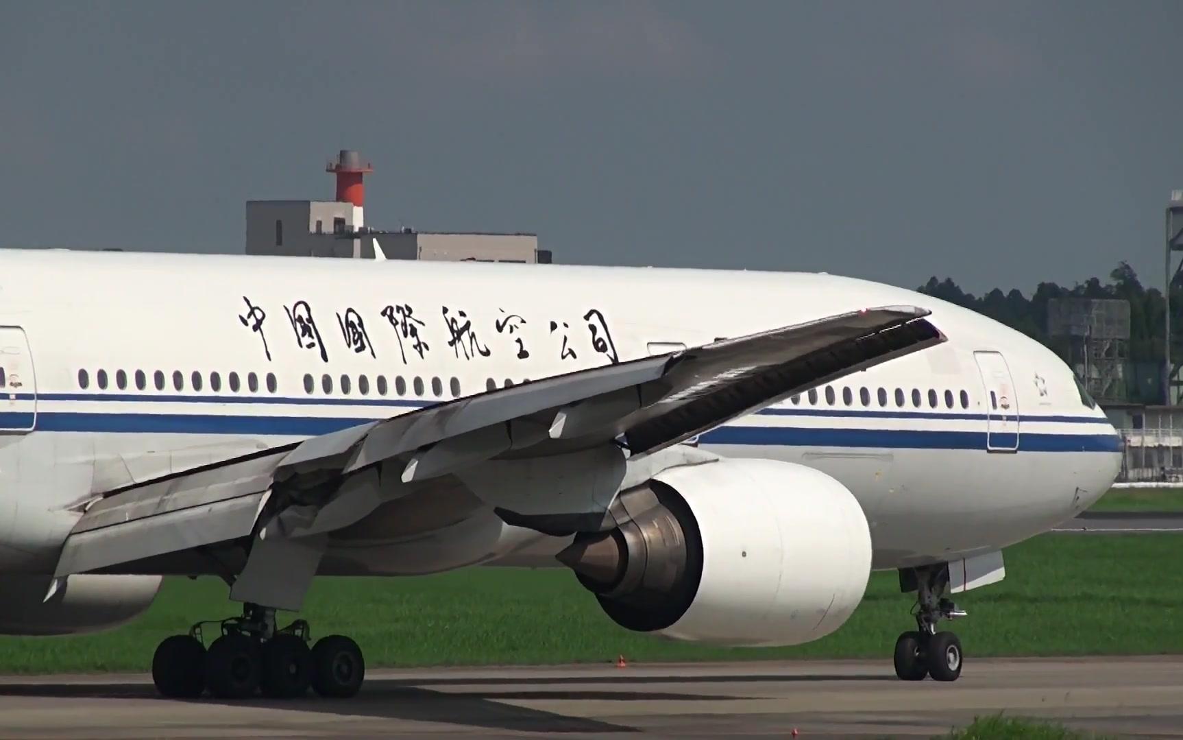 退役了的772中国国际航空波音777200b2061成田机场34r降落
