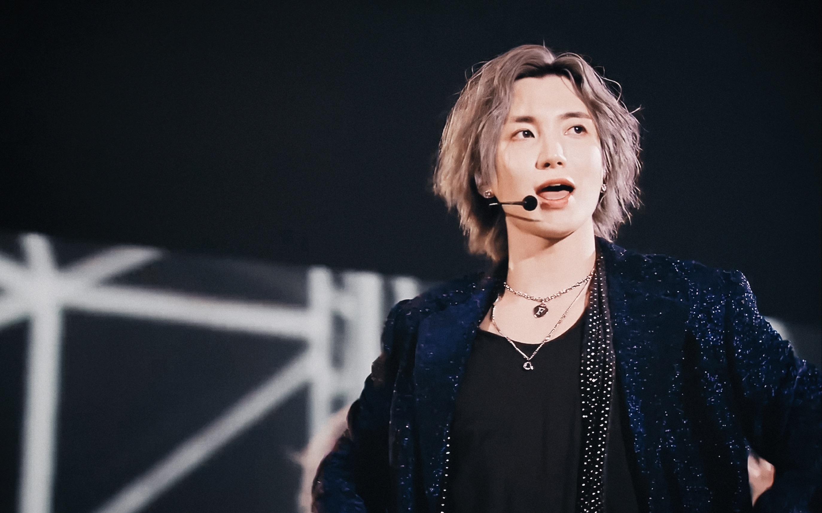 利特朴正洙180125 black suit横版直拍