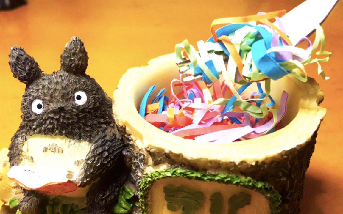 【丁格镇】定格动画:制作彩虹热干面,鲜辣爽口,过程十分有趣