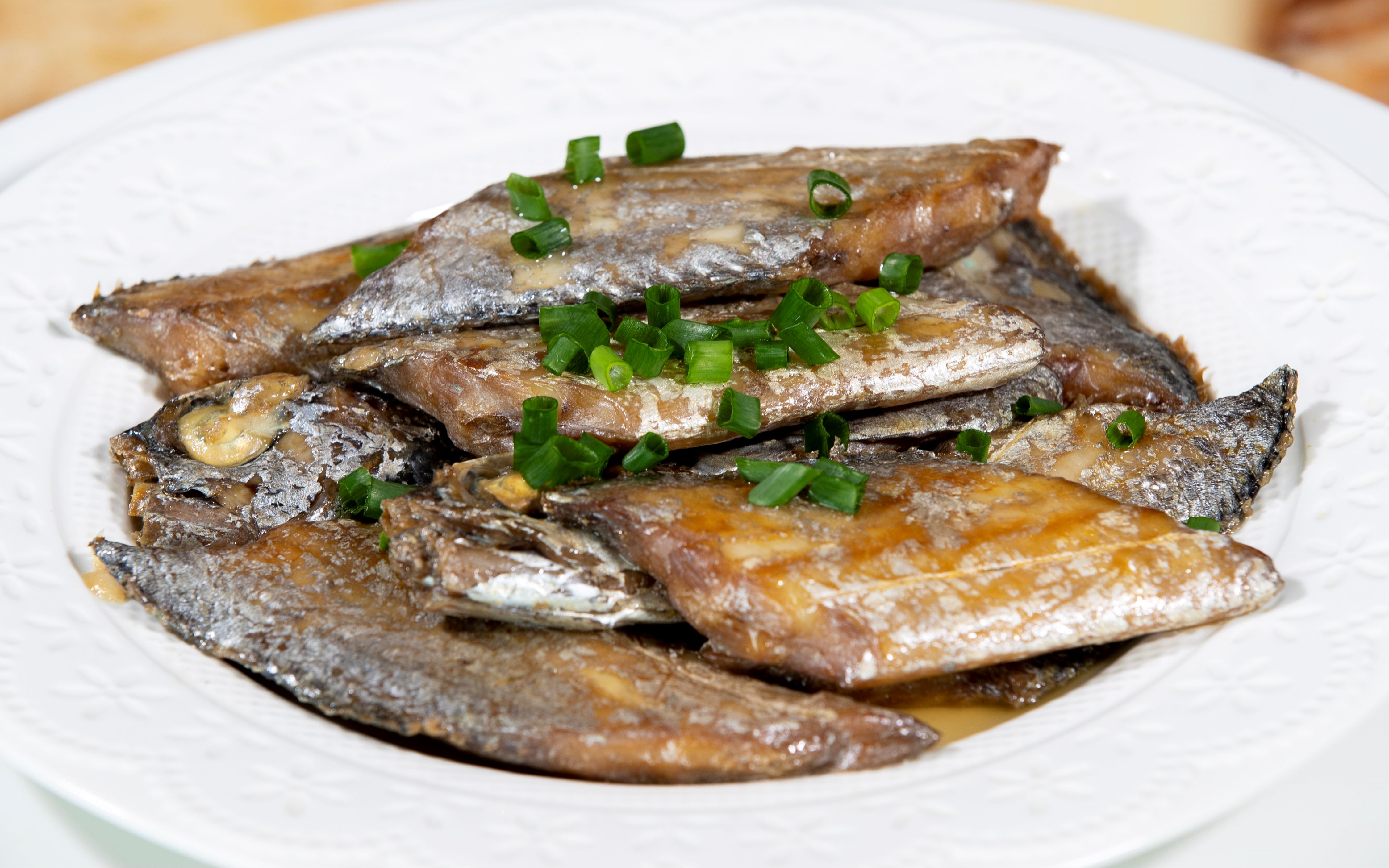 清蒸咸带鱼海鲜传统做法,简单家常菜风味独特鲜咸恰到好处很美味