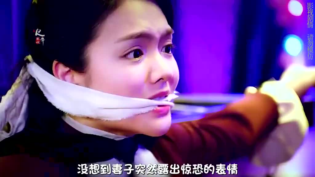 夫妻档魔术表演电锯逃脱术,没想到差点把妻子锯成两半