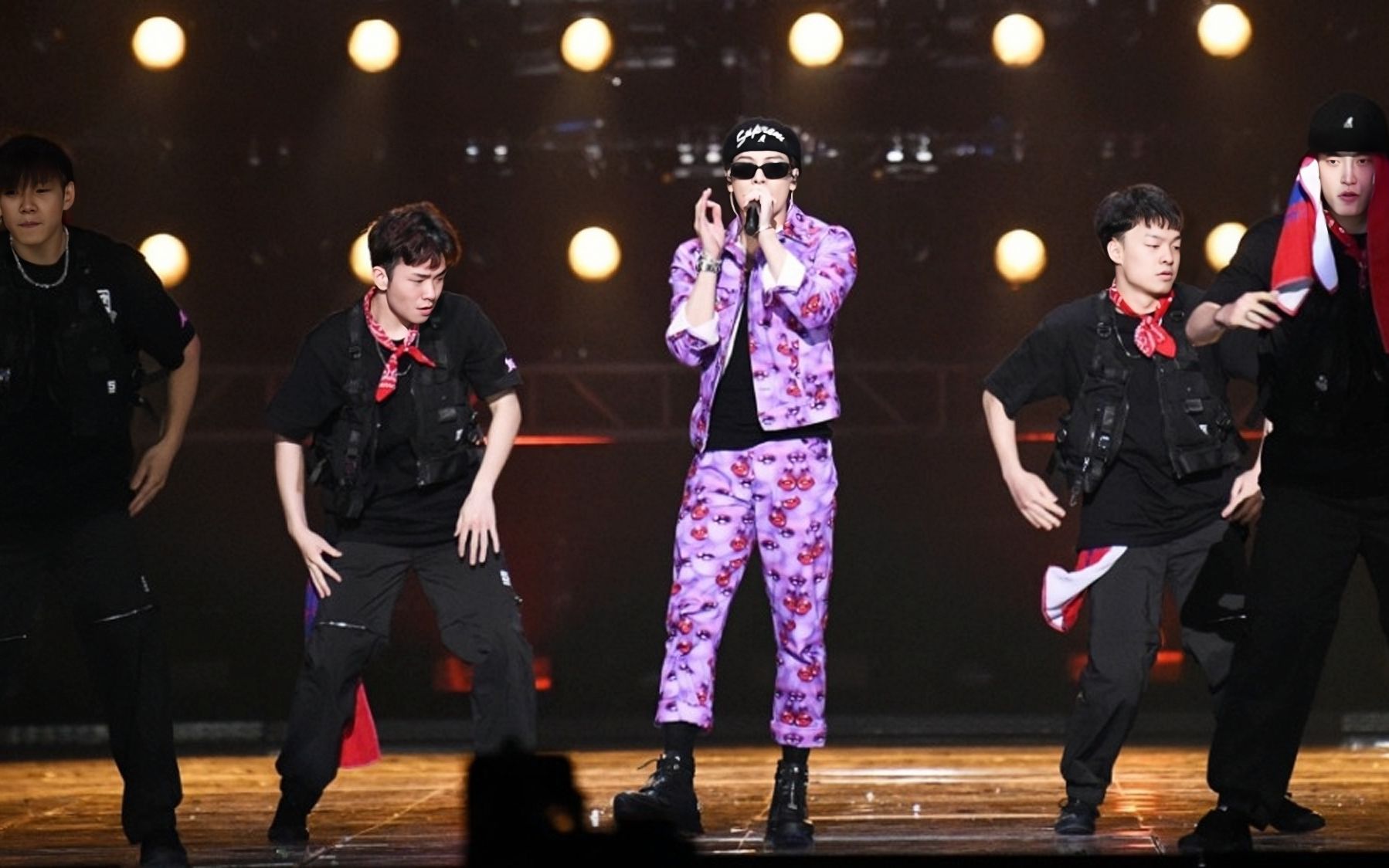 王嘉尔dnatransmit舞台