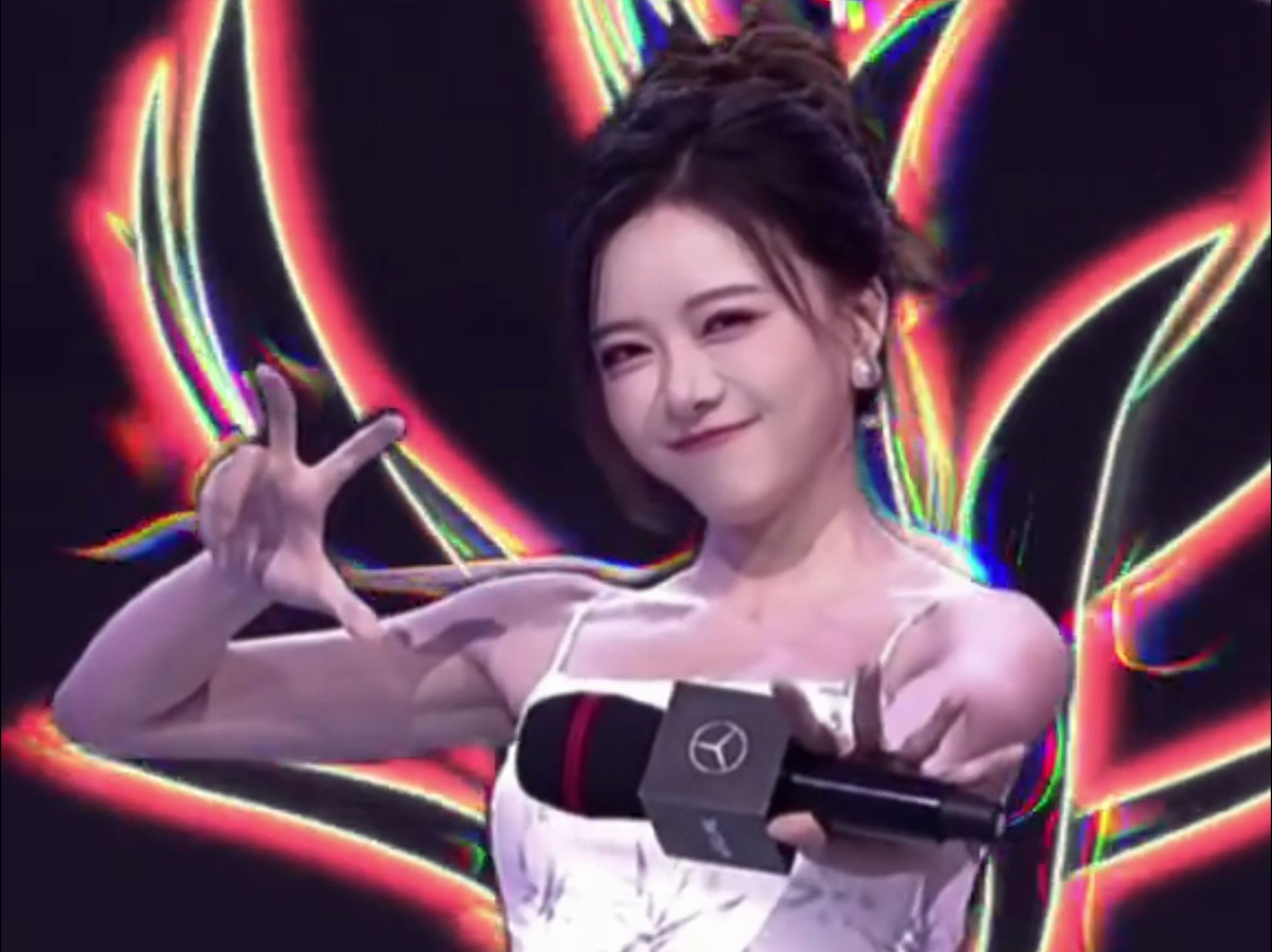 (官方版)骆歆主持出场 | 我可是要成为火影的人 | lpl夏季赛 | 6.11