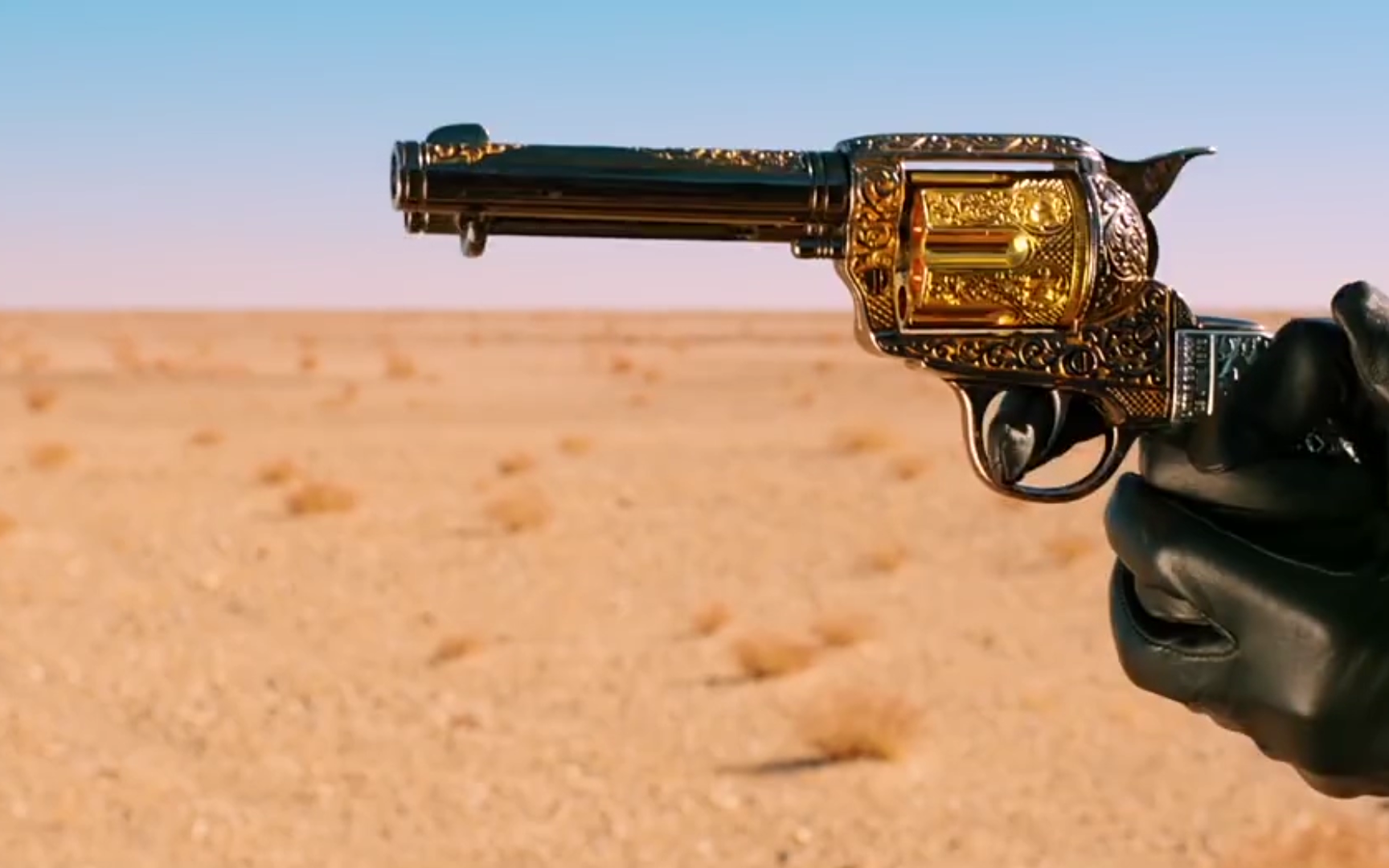 快手枪手快枪手一人一枪干翻一辆大卡车