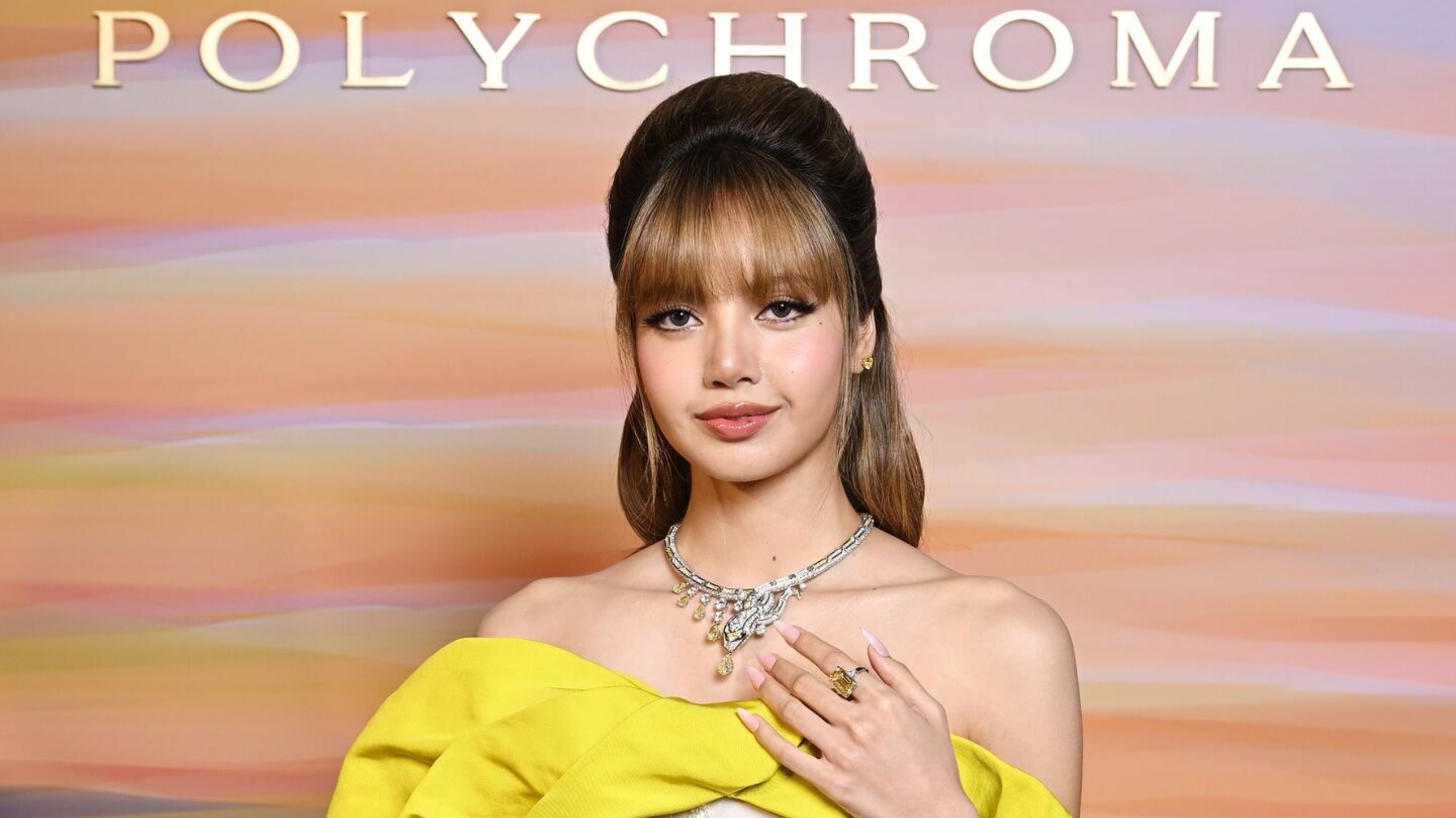 美出新高度!lisa出席宝格丽高珠晚宴!