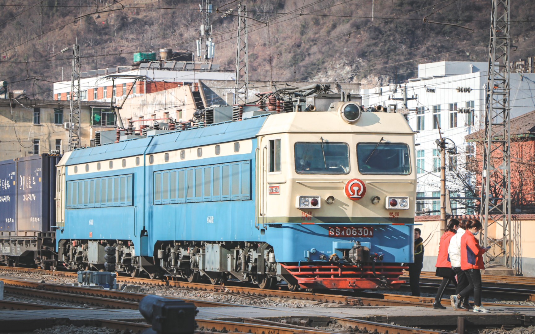 活动  【库存】西局新段ss4g-6070牵引货列通过略阳南道口