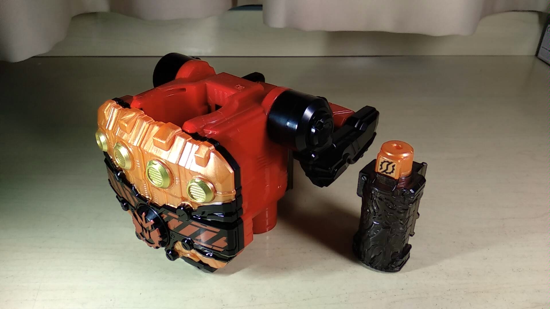 大模王鸡鸽 bandai 假面骑士build dx熔岩拳套