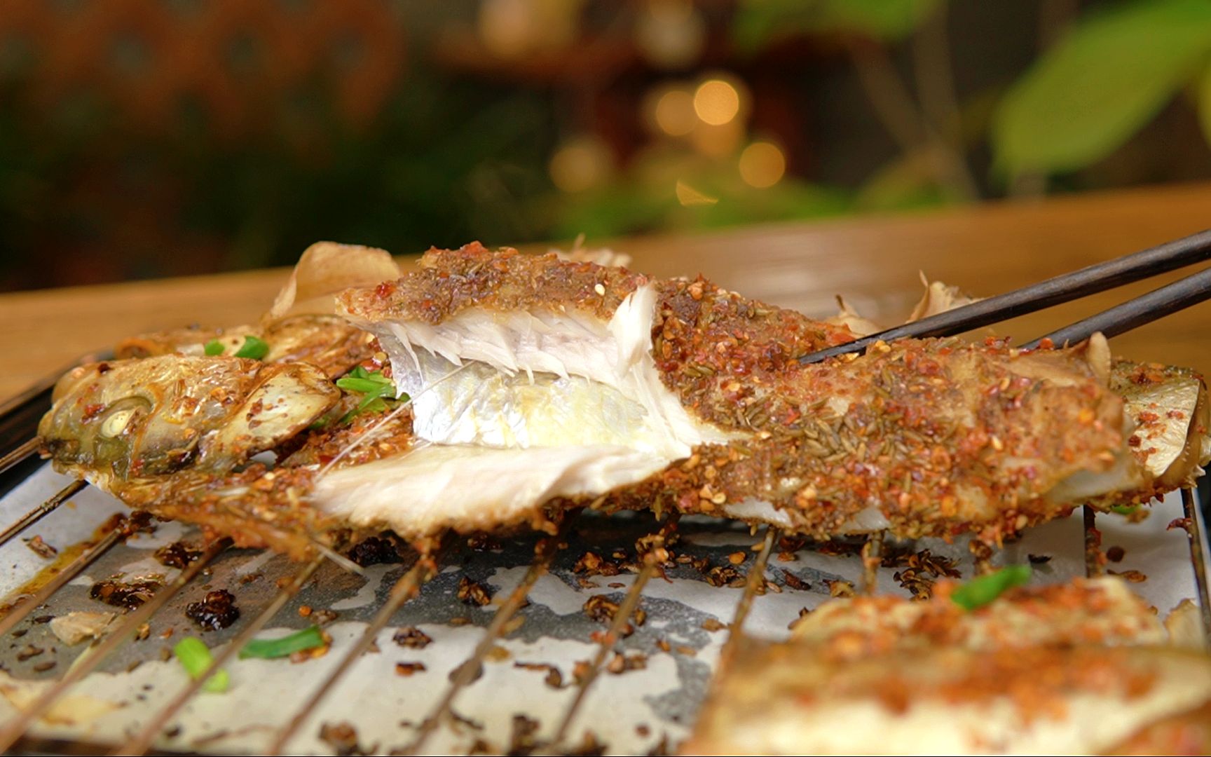 烤鱼新吃法烤箱烤翘嘴撒上木鱼花翩翩起舞