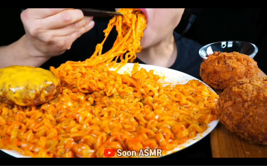 soon 火鸡炒面 芝士球