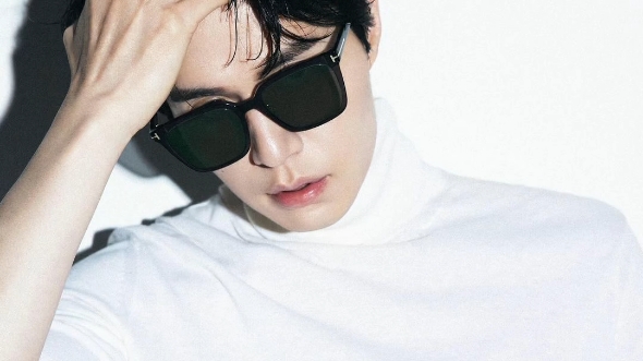 李栋旭阿加西更新自己的ins账号