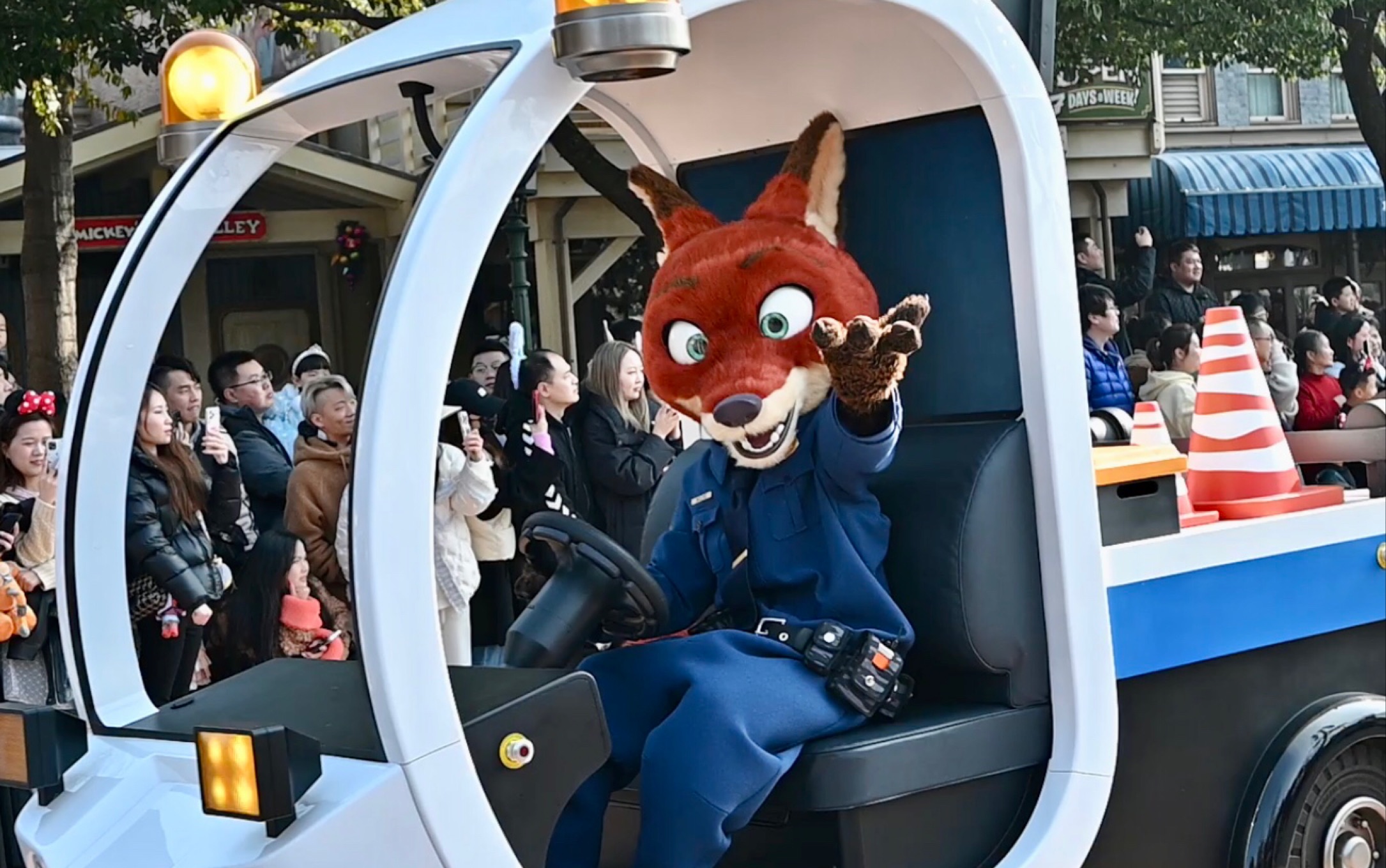 【上海迪士尼】疯狂动物城花车巡游