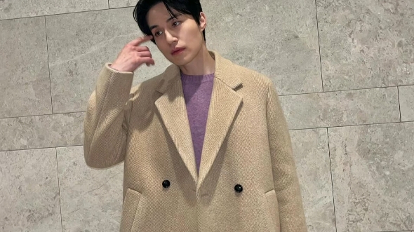 李栋旭更新自己ins账号