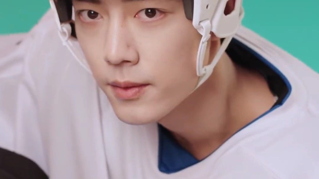 【肖战】220125冰球服造型半永久花絮