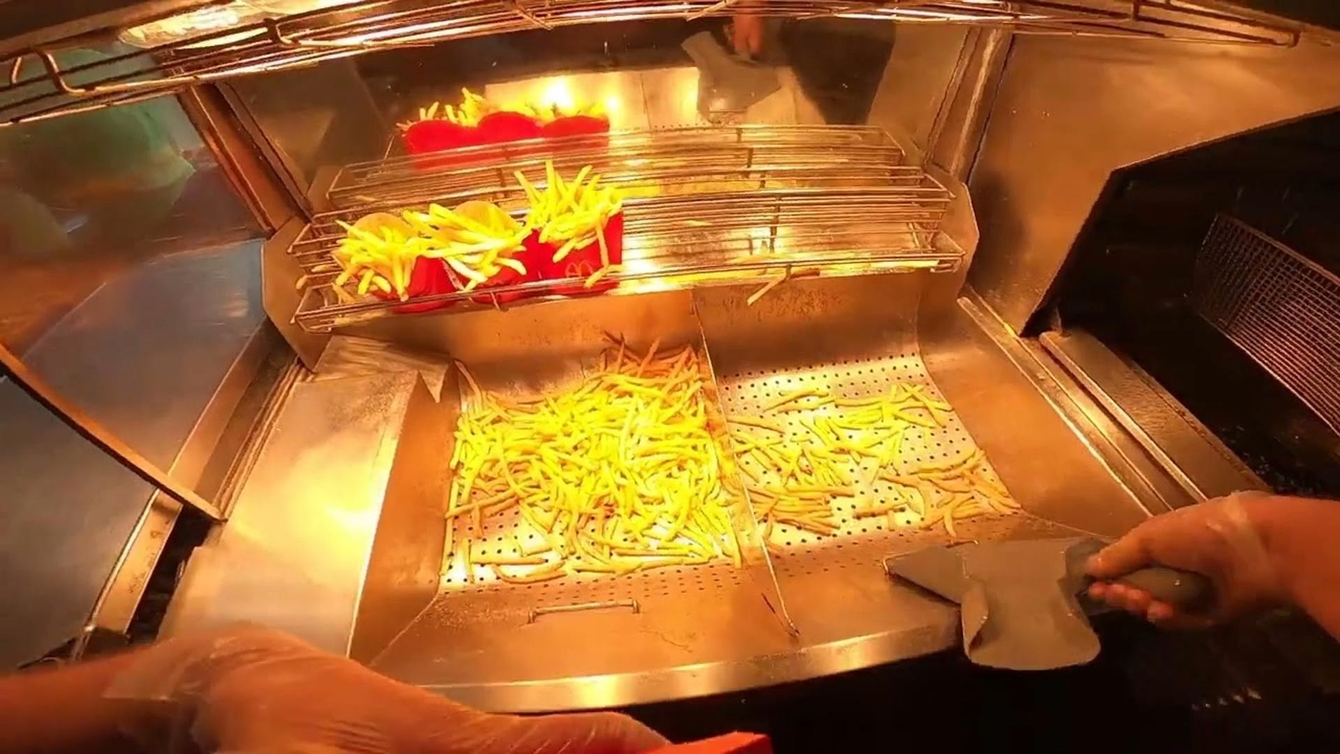 麦当劳打工炸薯条第一视角 pov