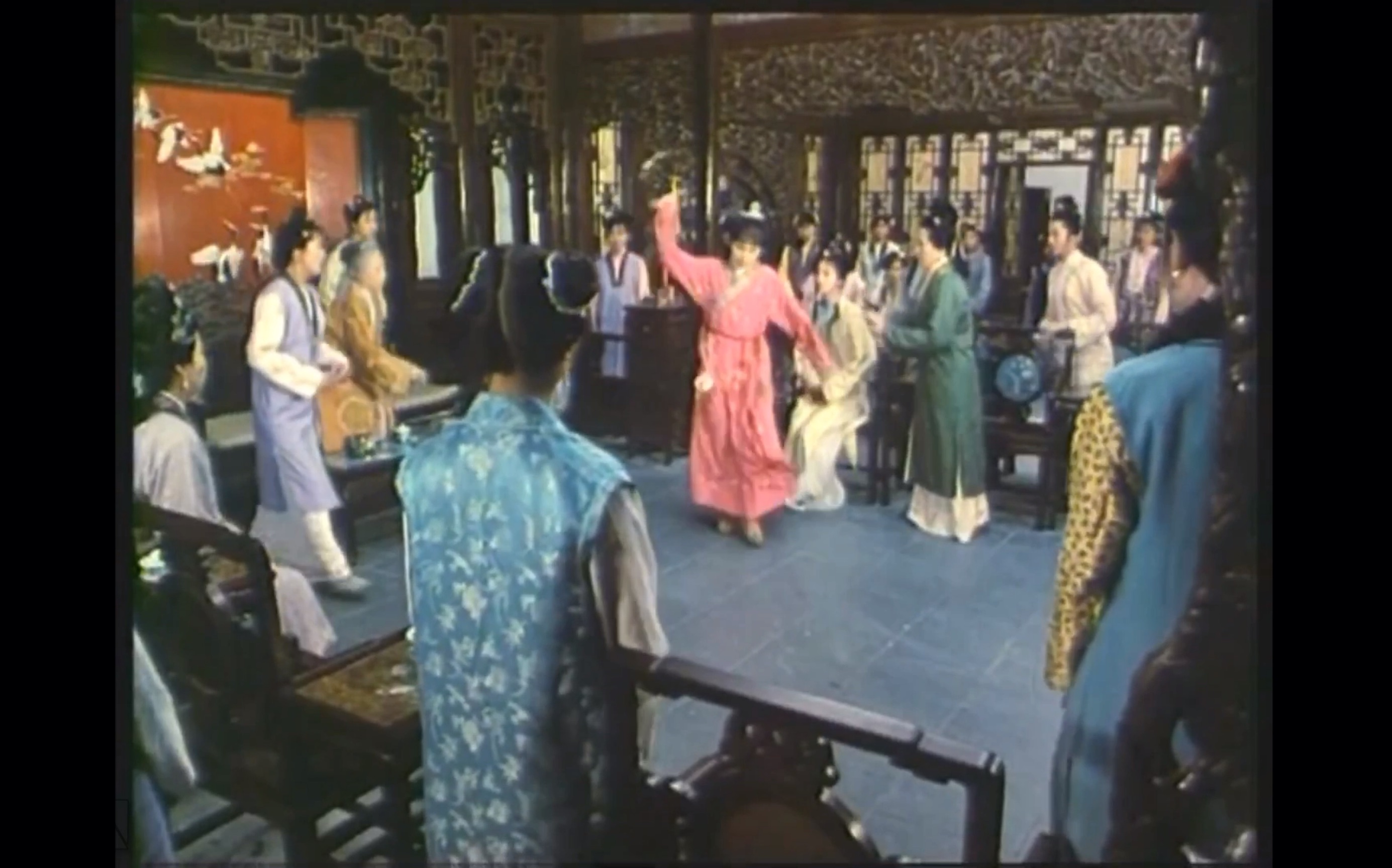 红楼梦场景比较013——十四版『宝玉摔玉』"我也不要这劳什子了!