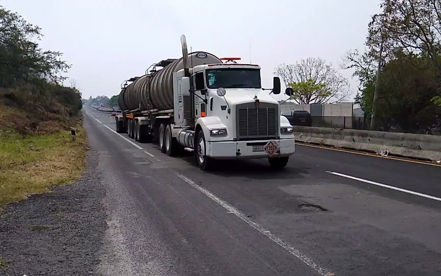 墨西哥卡车实拍肯沃斯t800合集