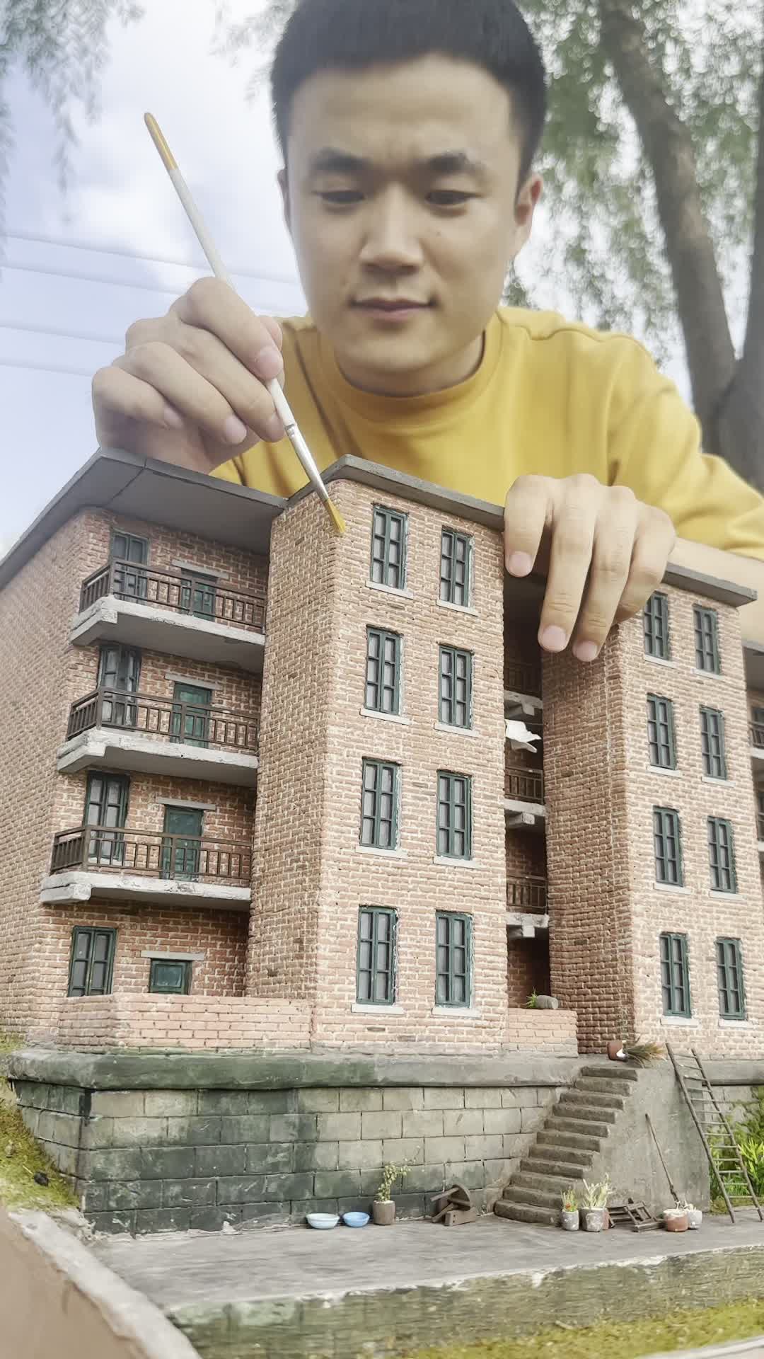 微缩模型师杜春雨为粉丝手工复原老房子模型