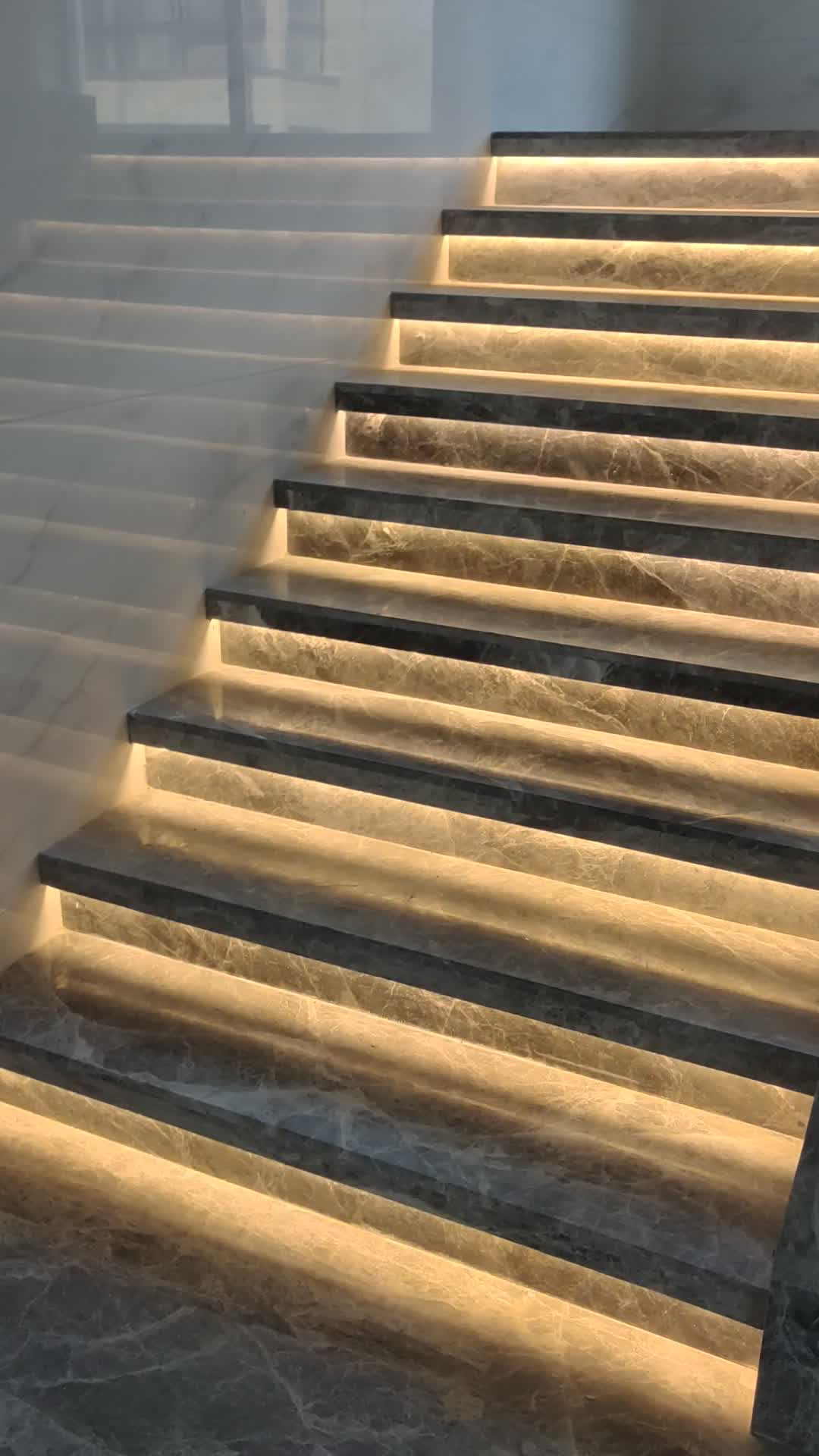 上科智联网红楼梯灯