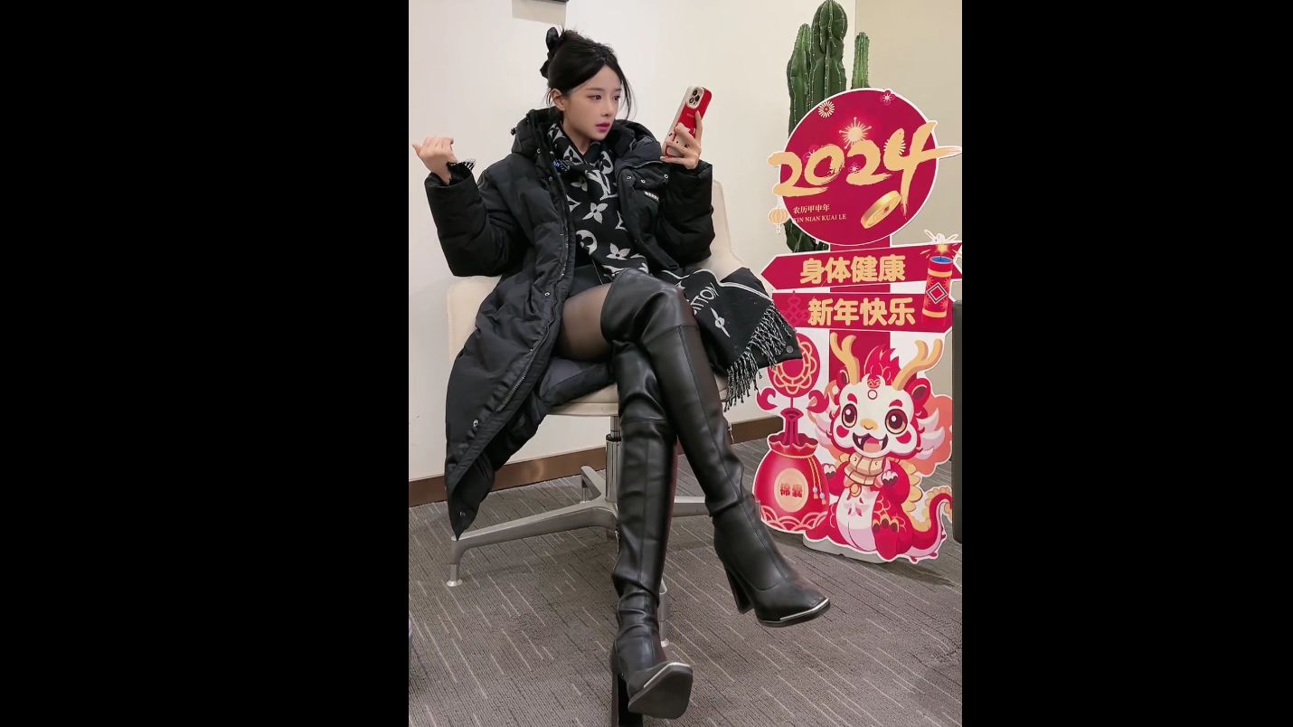 黑丝过膝长靴 牙牙 西安圣保利车行(招主播)20240122_121055