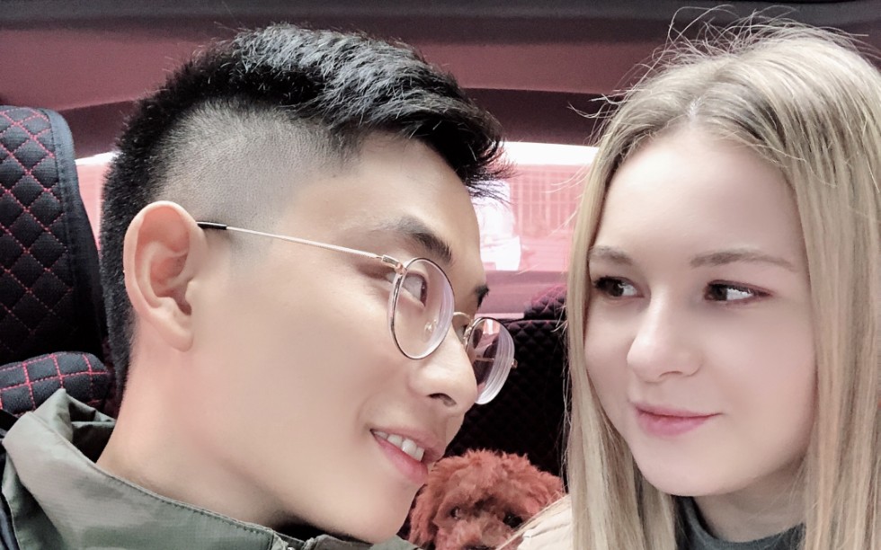 【洋媳妇】美国媳妇头痛,给她做按摩呀