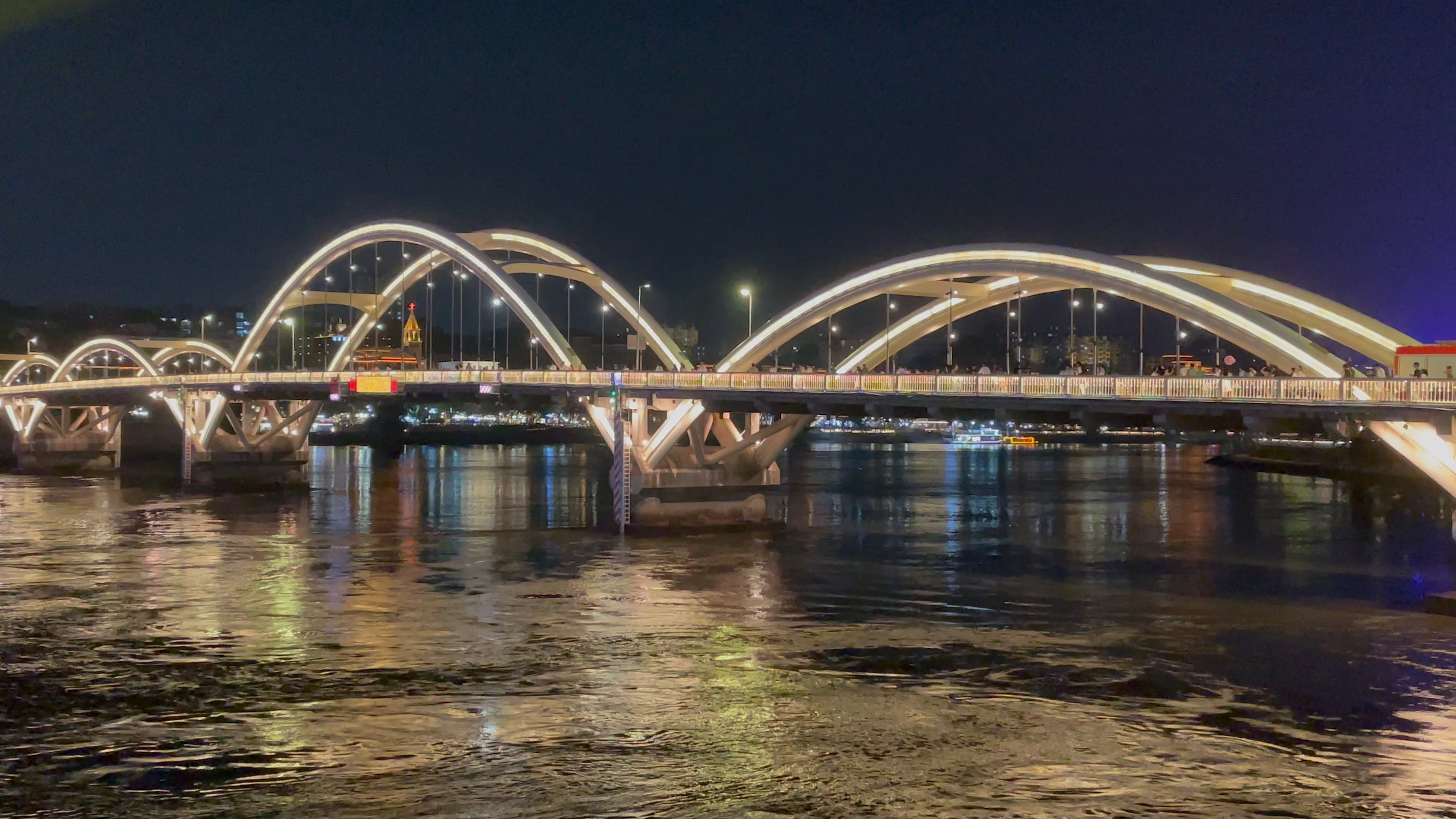 是解放大桥耶!在福州