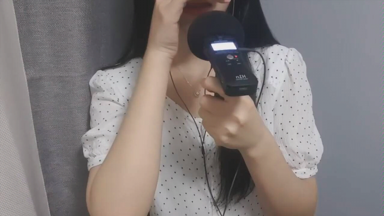 asmr粉嫩嫩的棒棒糖舒适助眠口腔音