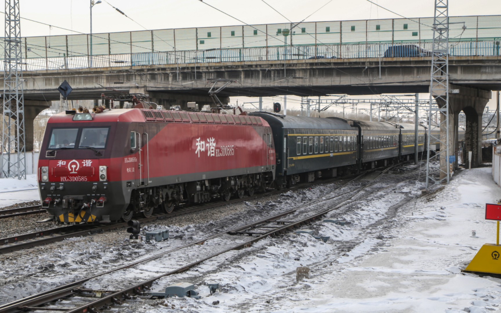 客车4167次(海拉尔—莫尔道嘎)牙克石站发车,客电4188次(满洲里—齐齐哈尔)牙克石站发车哔哩哔哩bilibili