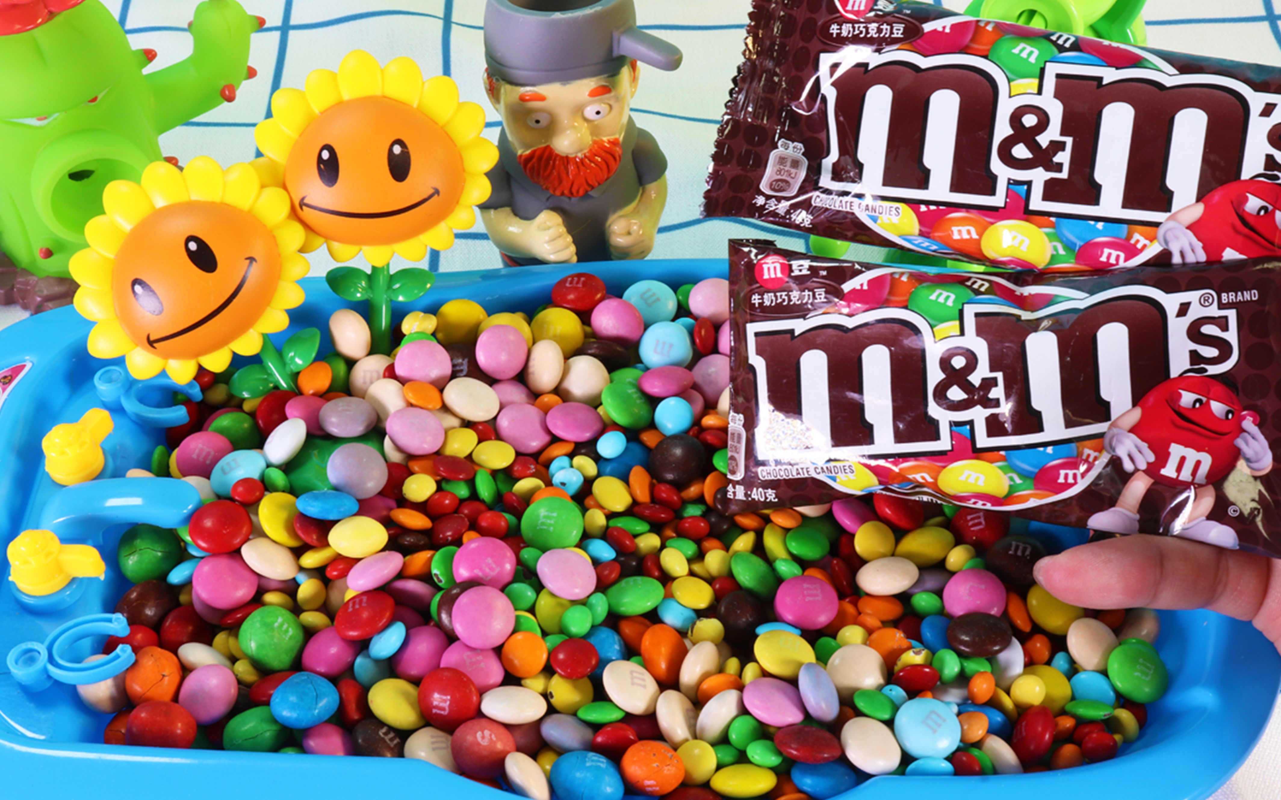 植物大战僵尸至彩虹糖装满浴缸 趣味糖果零食