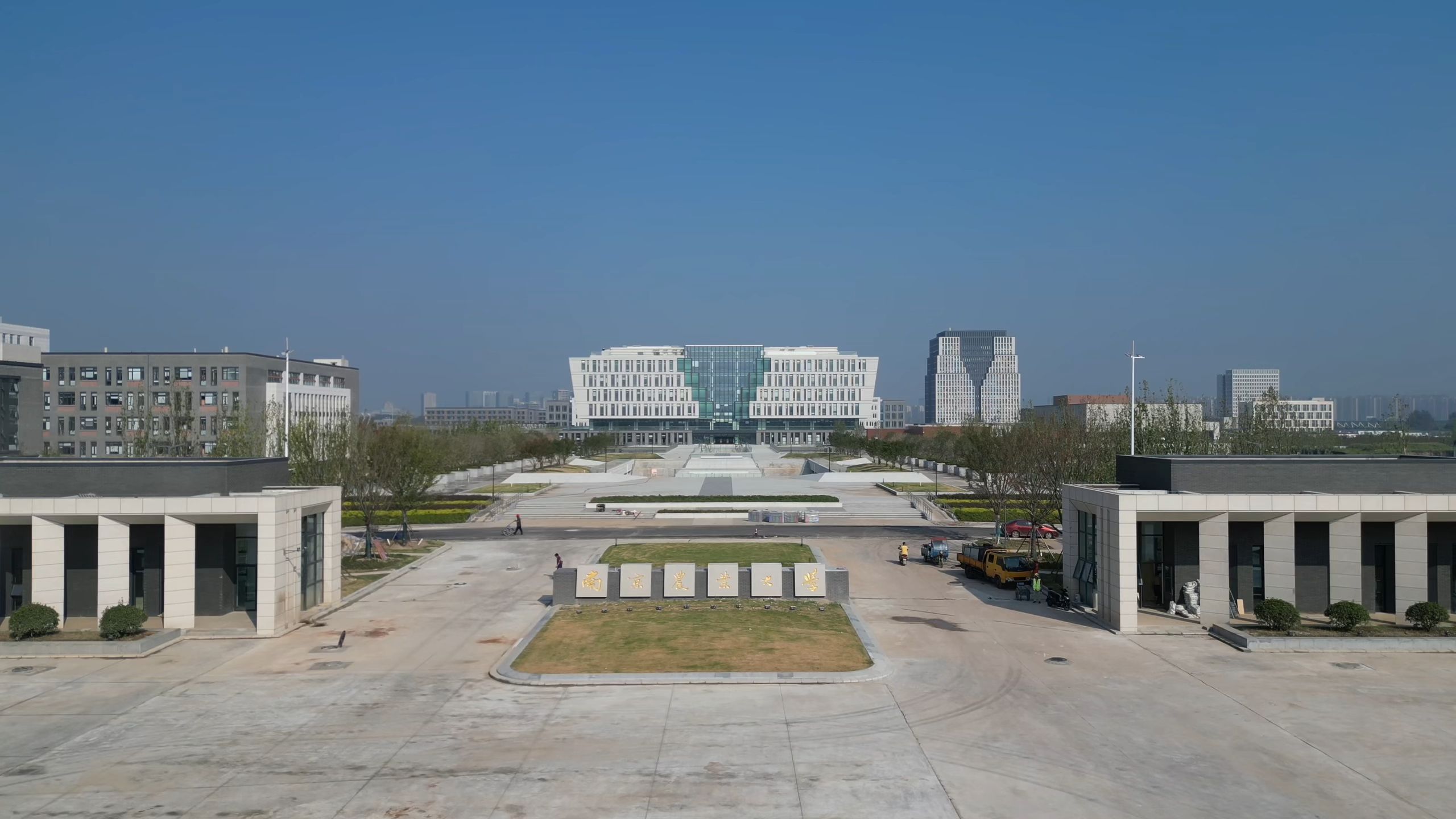 南京农业大学滨江校区9月1号最新航拍视频,10多分钟一镜到底4倍加速