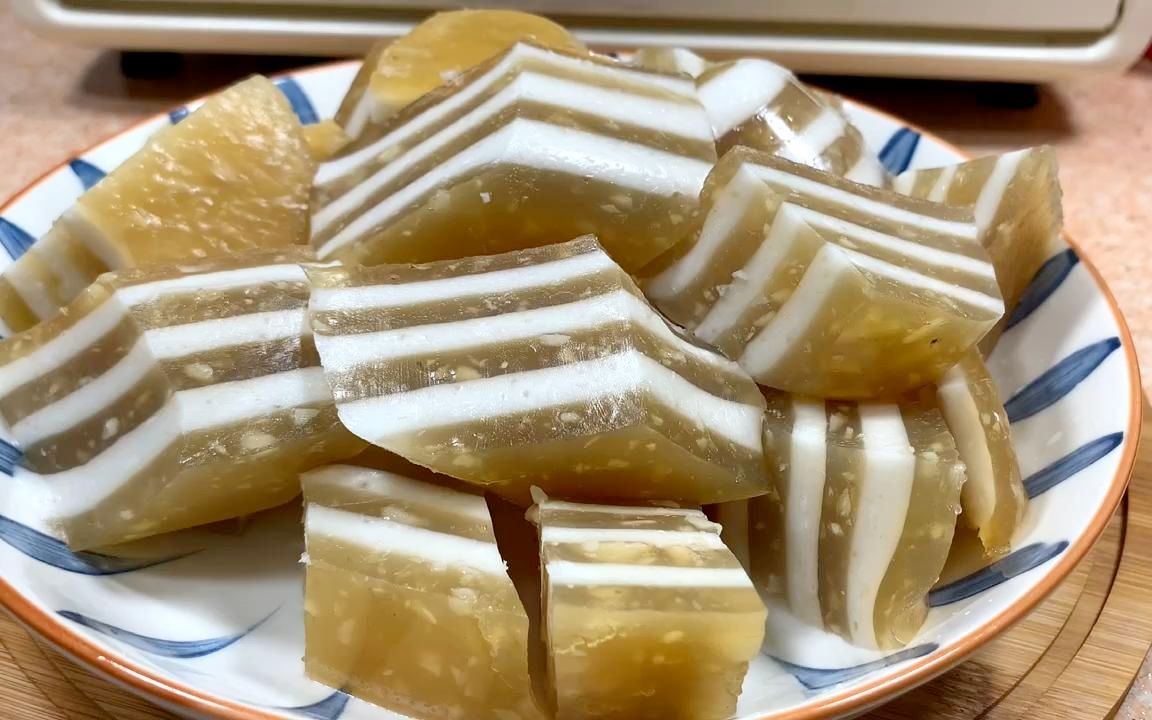 q弹爽口的千层椰汁马蹄糕做法真简单,一看就会,大人小孩都爱吃