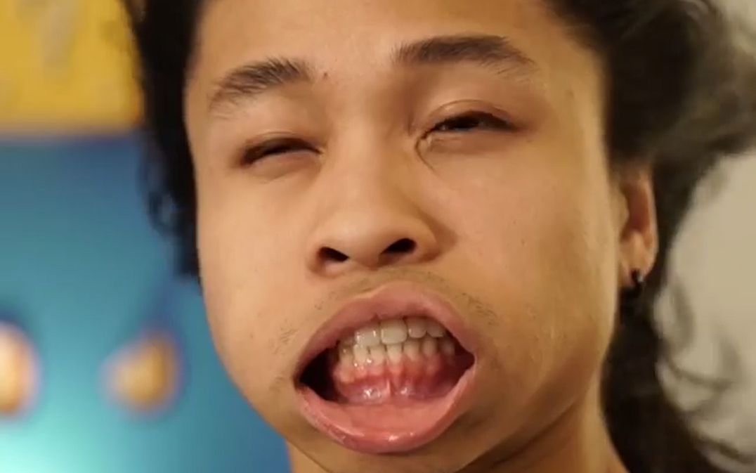 一个有味道的视频,哈哈哈哈笑得我鼻孔都糊了!外国人真会玩