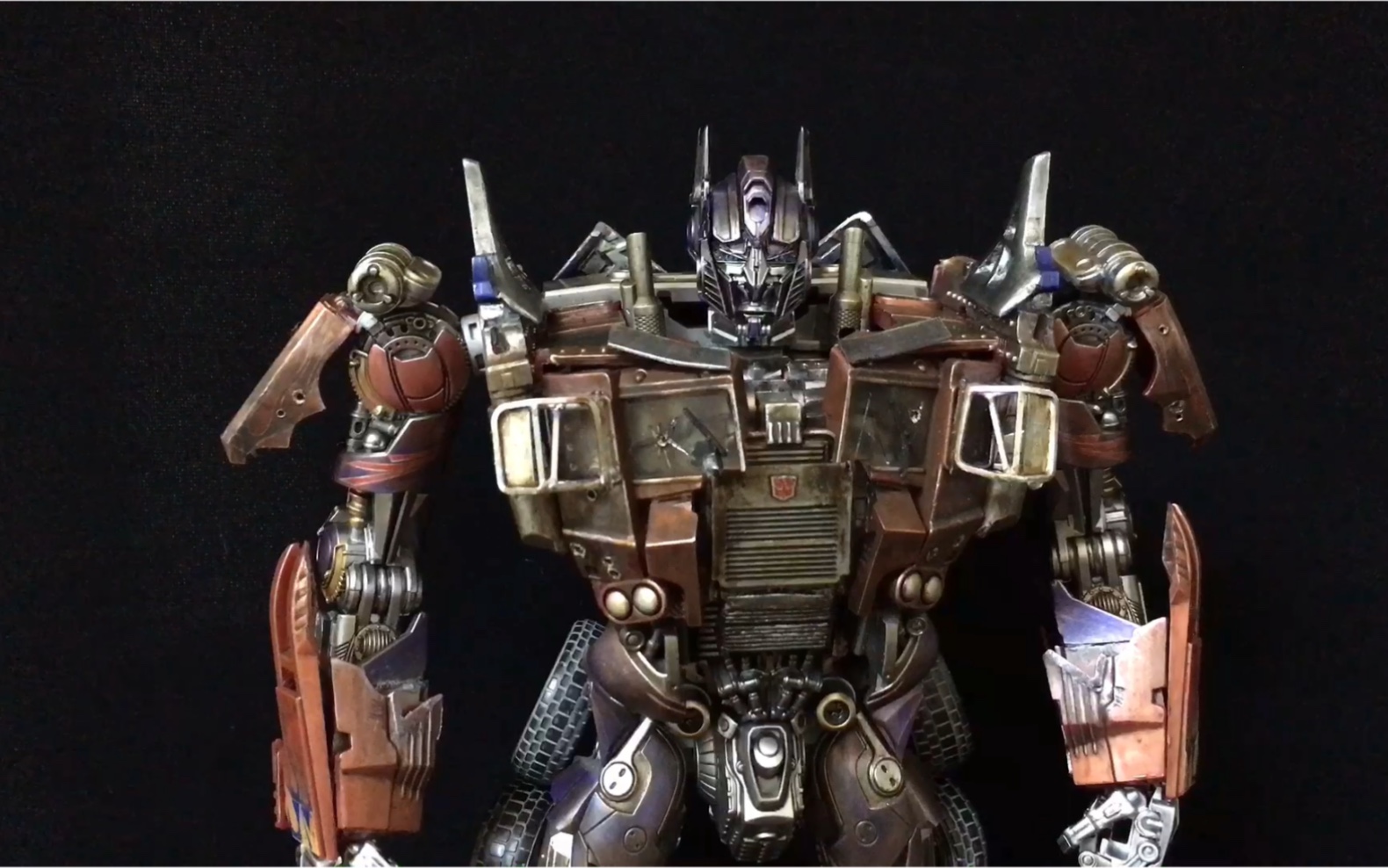 变4隐匿擎天柱,奥意平头本体