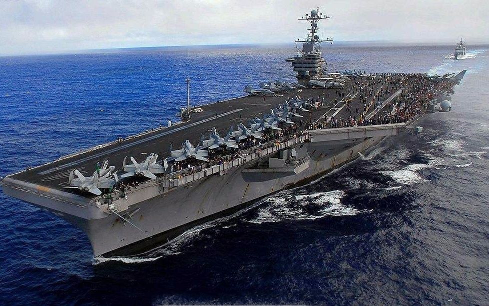 中国巨型"海上浮岛基地"亮相,是美国航空母舰的5倍,国人骄傲