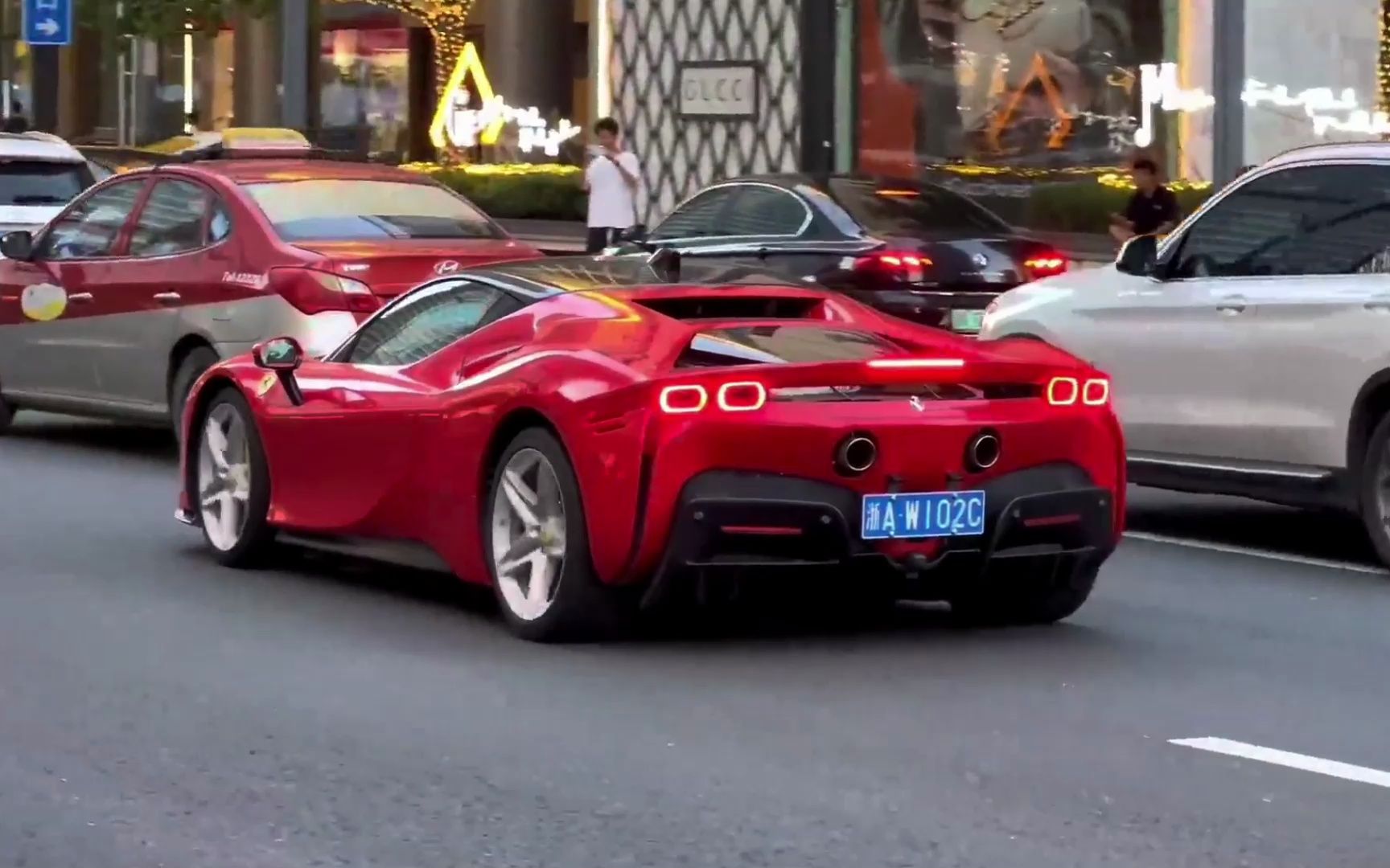 杭州街拍万象城豪车超跑480兰博基尼sto 法拉利sf90 法拉利812 法拉利