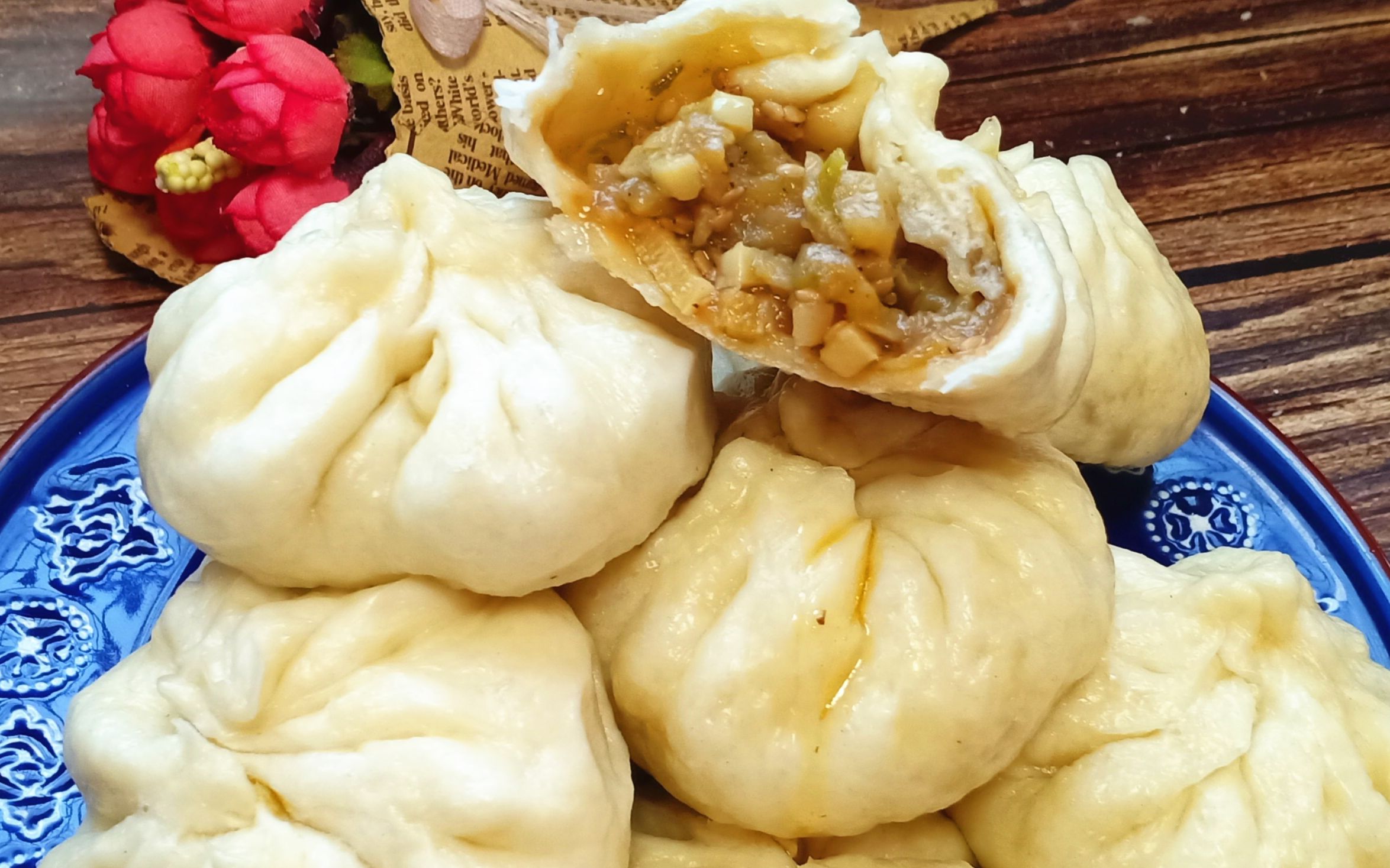 包子别再包肉馅,试试这款茄子包,汤汁咸香味道鲜美,真是太好吃_哔哩