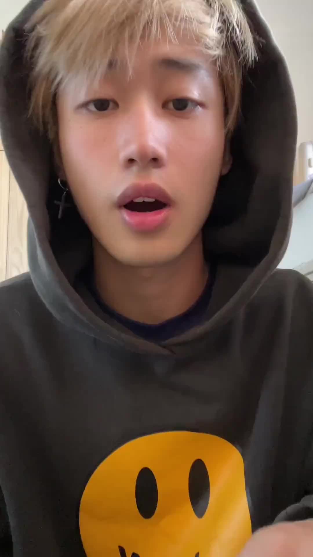 好久没更新咯最近听听keshi吧keshi2soonrnbh