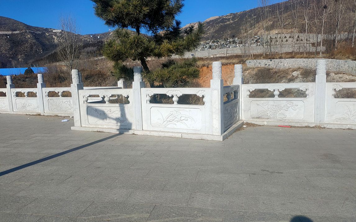 草白玉栏杆-广场草白玉栏杆河道草白玉石栏杆定做款式