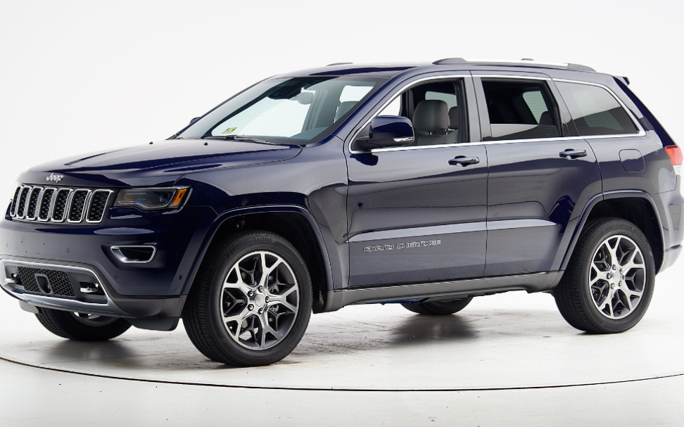 20132021款吉普grandcherokeeiihs正面小重叠碰撞测试