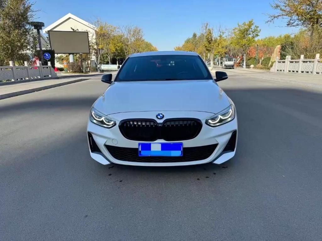 63w,22年宝马125i,2.0t自动至尊商务旗舰型
