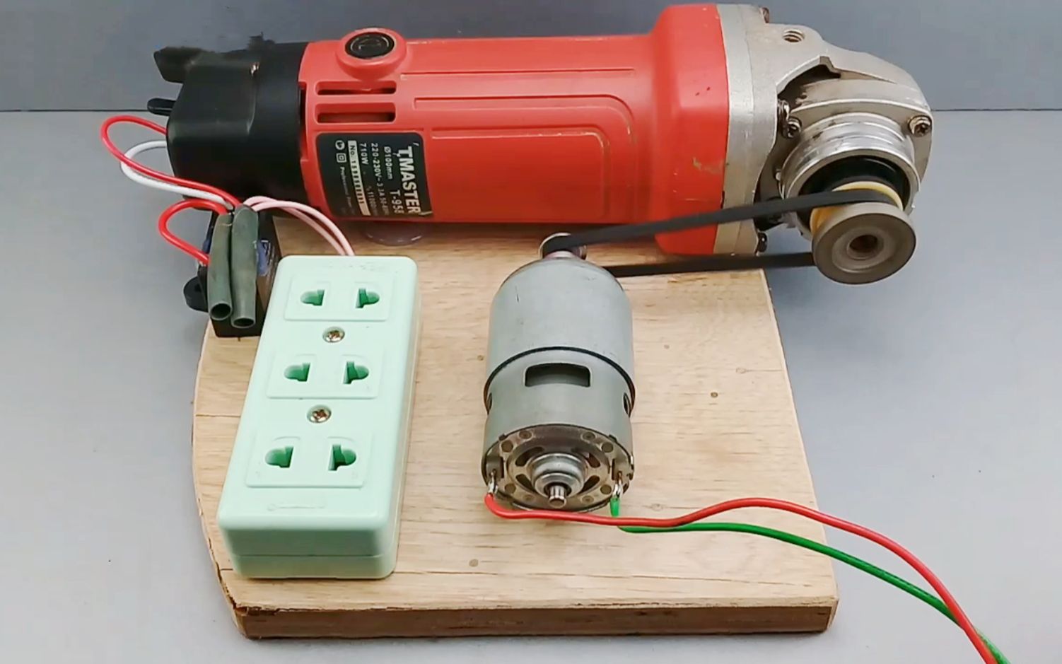 用手电钻改装制作电磁发电器,点亮灯泡