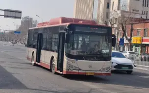 天津公交686路TJK6124BEV（K9F） 临潼路站进出站