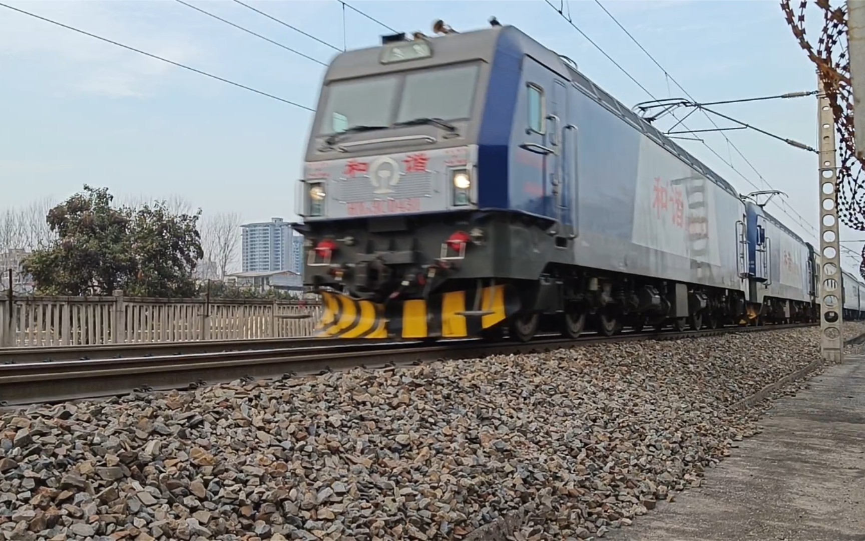 武局南段双机狒狒hxd3c04310988牵引客车k237次太原深圳西驻马店站3道