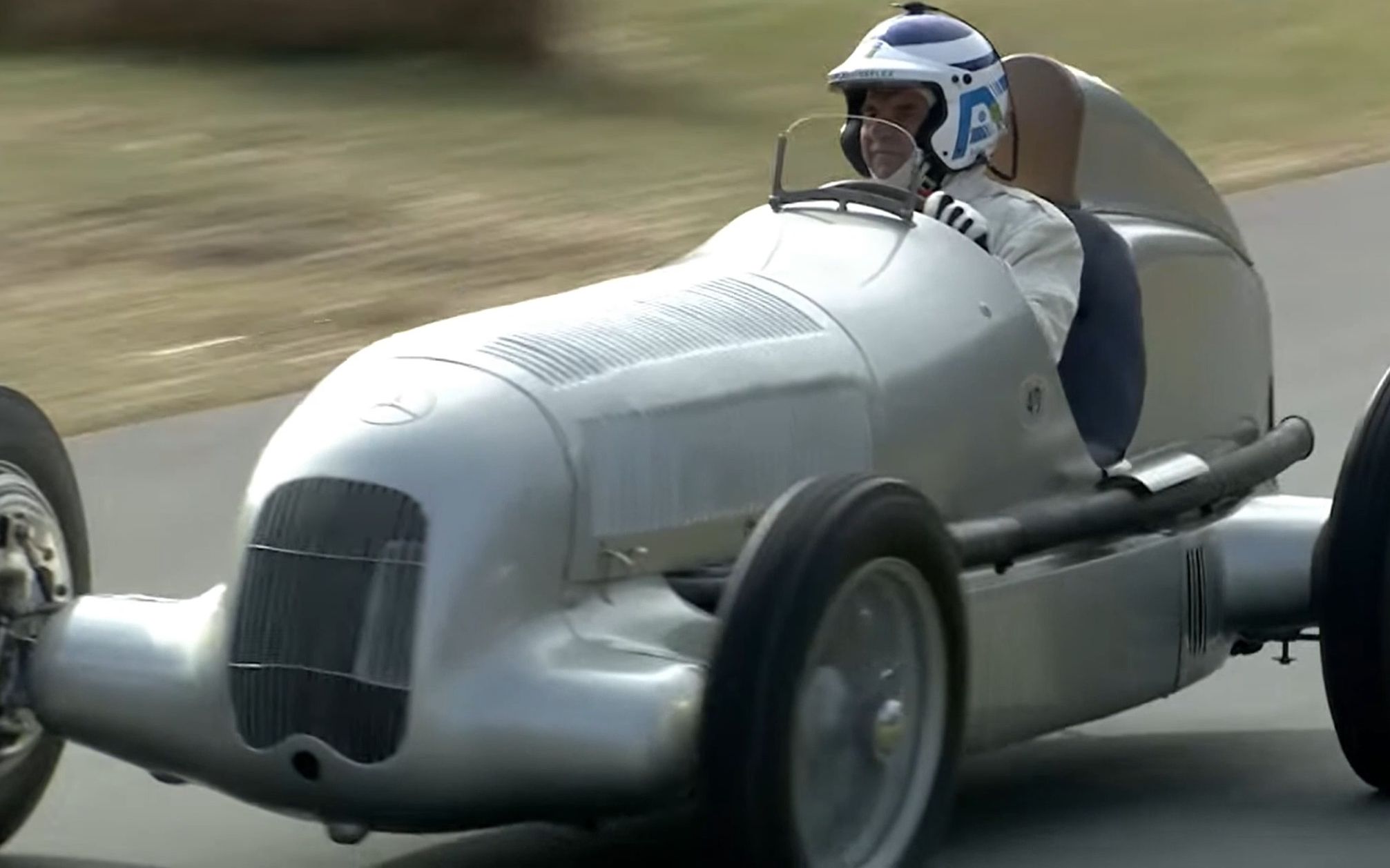 【转载】1934年奔驰w25机械增压引擎独有的啸叫