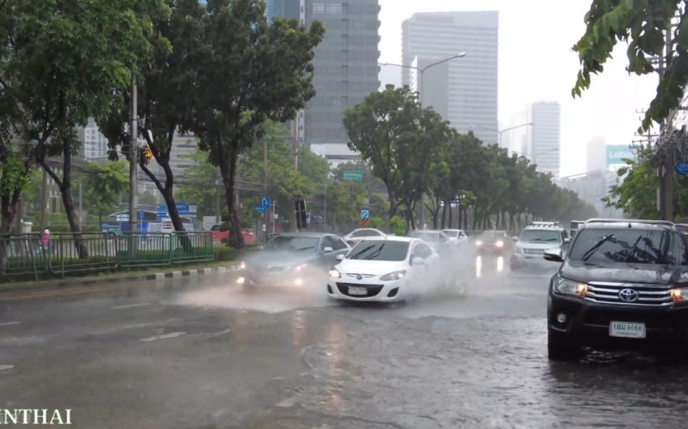 [图]【4K超高清-泰国】在曼谷暴雨中行走