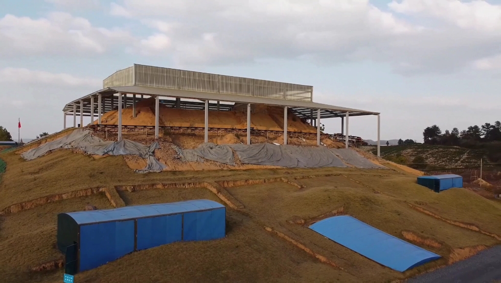 航拍安吉八亩墩越国王陵,专家怀疑这座大墓是越王勾践爷爷的陵墓