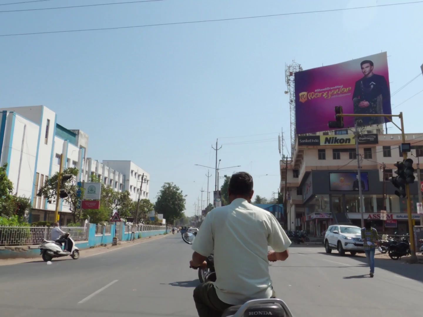 印度古吉拉特邦anand市路拍,人口不足100万的小城市