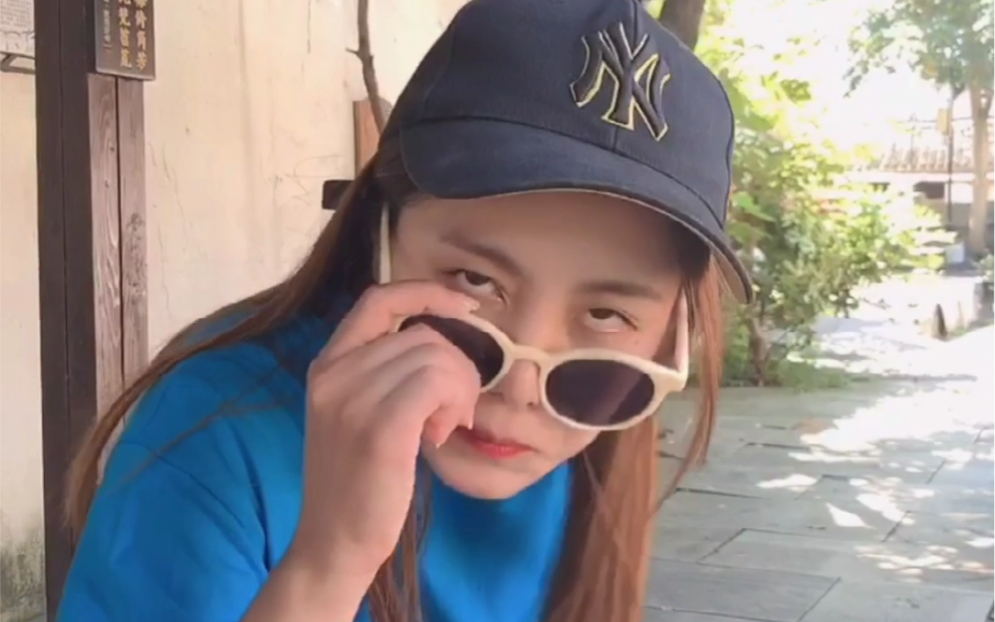 当小韭菜江以南遇到大叔粉的时候真实还原周五晚上直播时的场景