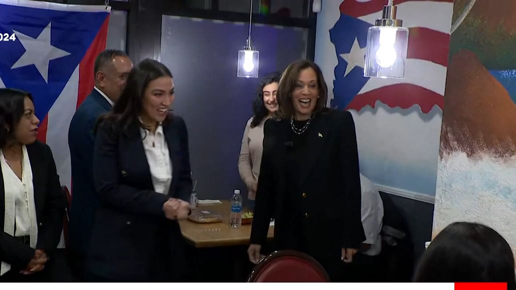 哈哈姐 AOC 乔治.夏皮罗前往波多黎各餐厅争取拉丁裔选民 笑靥如花亲切接见新移民哔哩哔哩bilibili