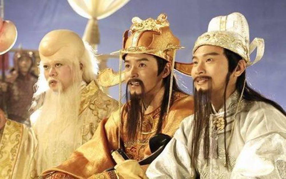 为什么天庭所有的神仙都要毕恭毕敬的叫孙悟空一声大圣